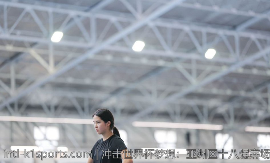 冲击世界杯梦想：亚洲区十八强赛场上的精彩瞬间